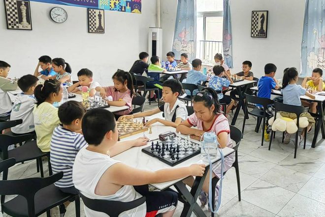 沈陽孩子免費(fèi)學(xué)國際象棋的好機(jī)會(huì)來了！60個(gè)公益培訓(xùn)營名額(圖5)