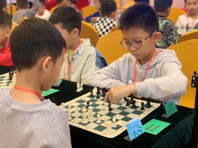 以棋會(huì)友智繪未來！儋州市第三屆青少年兒童國際象棋邀請(qǐng)賽圓滿收官↓(圖3)