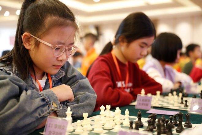以棋會(huì)友智繪未來！儋州市第三屆青少年兒童國際象棋邀請(qǐng)賽圓滿收官↓(圖8)