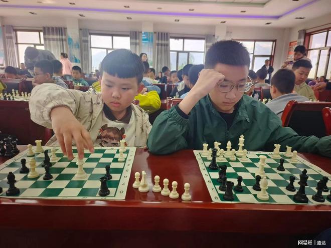 靈丘縣國(guó)際象棋大賽在北洋小學(xué)成功舉辦近百名小棋手展開(kāi)對(duì)決(圖5)